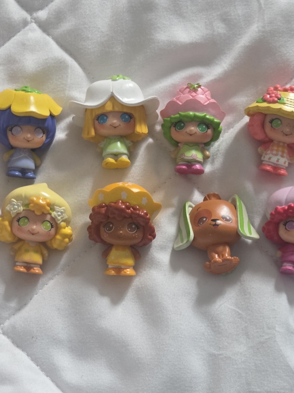 MIcro figurine from The Loyal Subjects Strawberry Shortcake CheeBee collection.